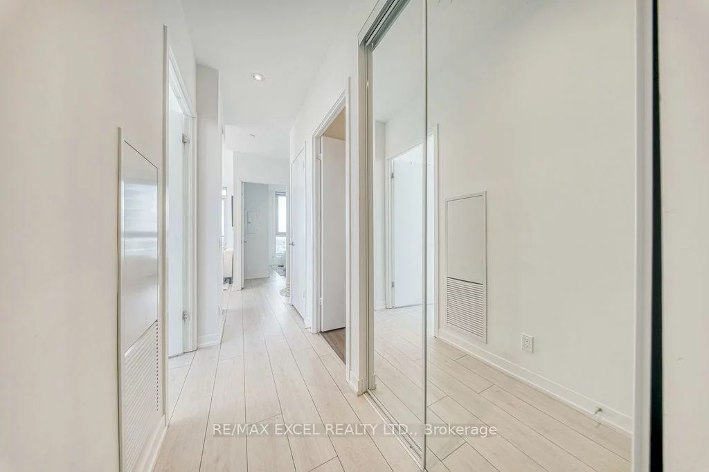 898, Portage, Vaughan Corporate Centre, Vaughan