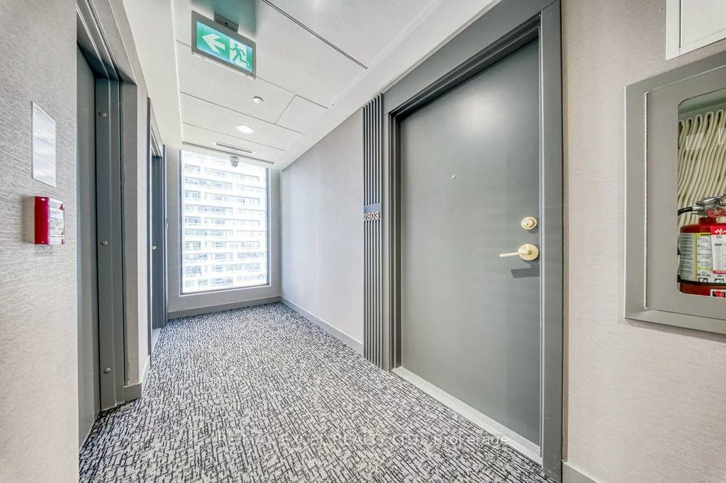 898, Portage, Vaughan Corporate Centre, Vaughan