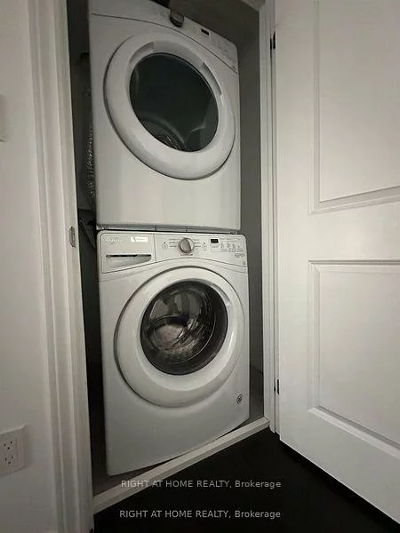 201, Pine Grove, Islington Woods, Vaughan