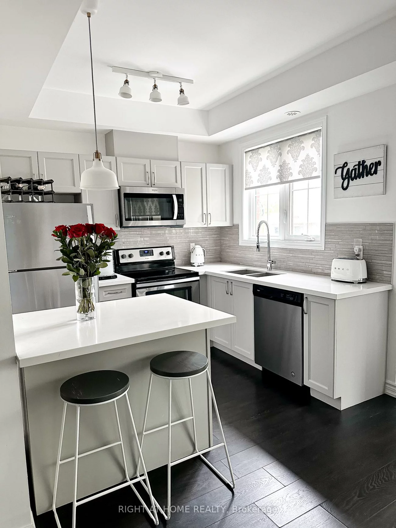 201, Pine Grove, Islington Woods, Vaughan