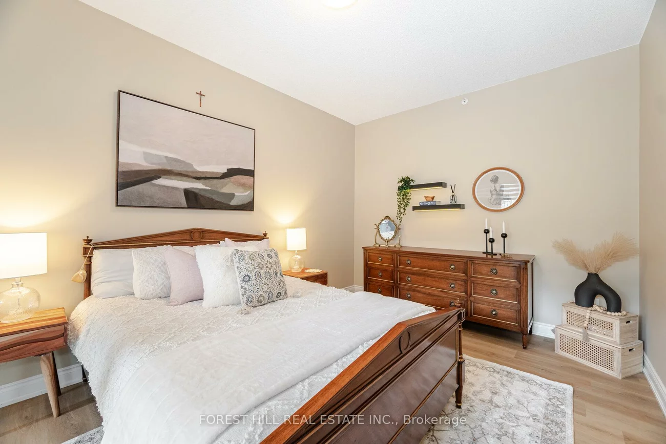 2396, Major Mackenzie, Maple, Vaughan