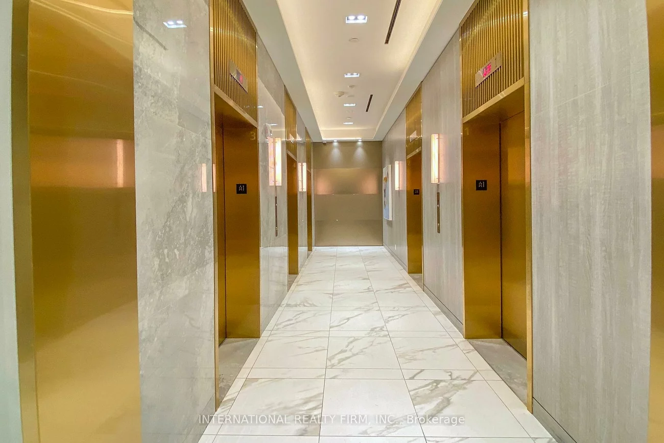 950, Portage, Vaughan Corporate Centre, Vaughan