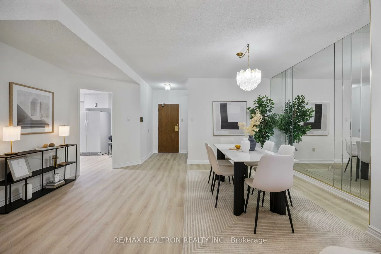 333, Clark, Crestwood-Springfarm-Yorkhill, Vaughan