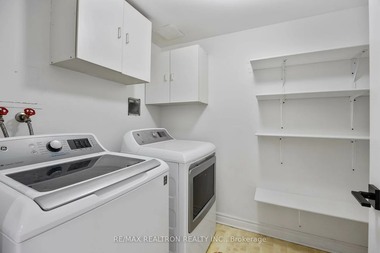 333, Clark, Crestwood-Springfarm-Yorkhill, Vaughan