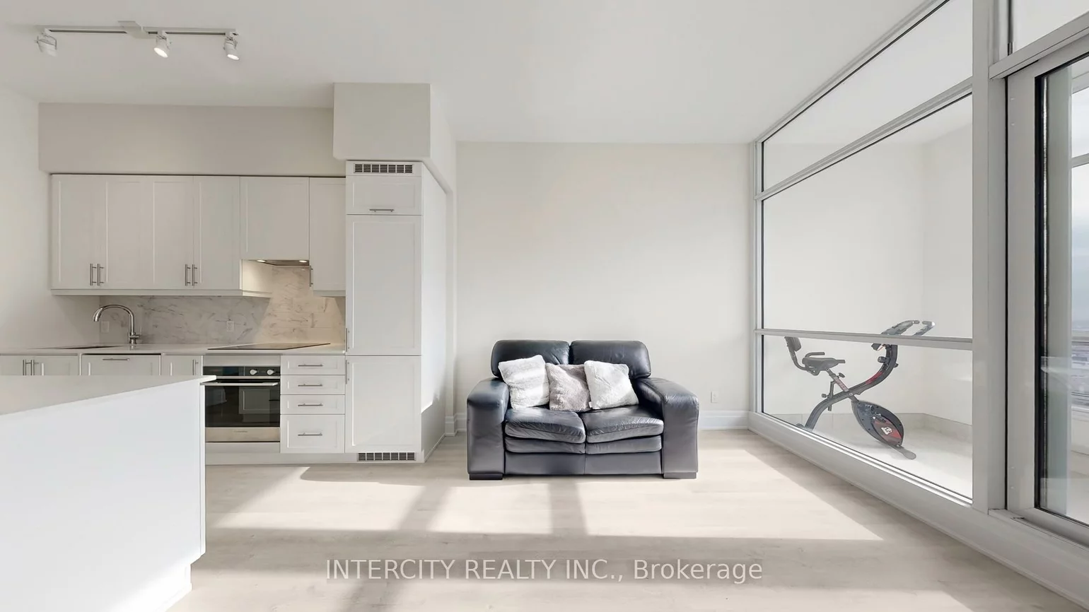 9075, Jane, Concord, Vaughan