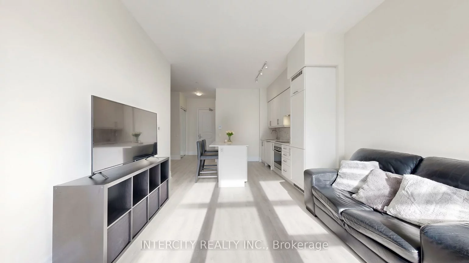 9075, Jane, Concord, Vaughan