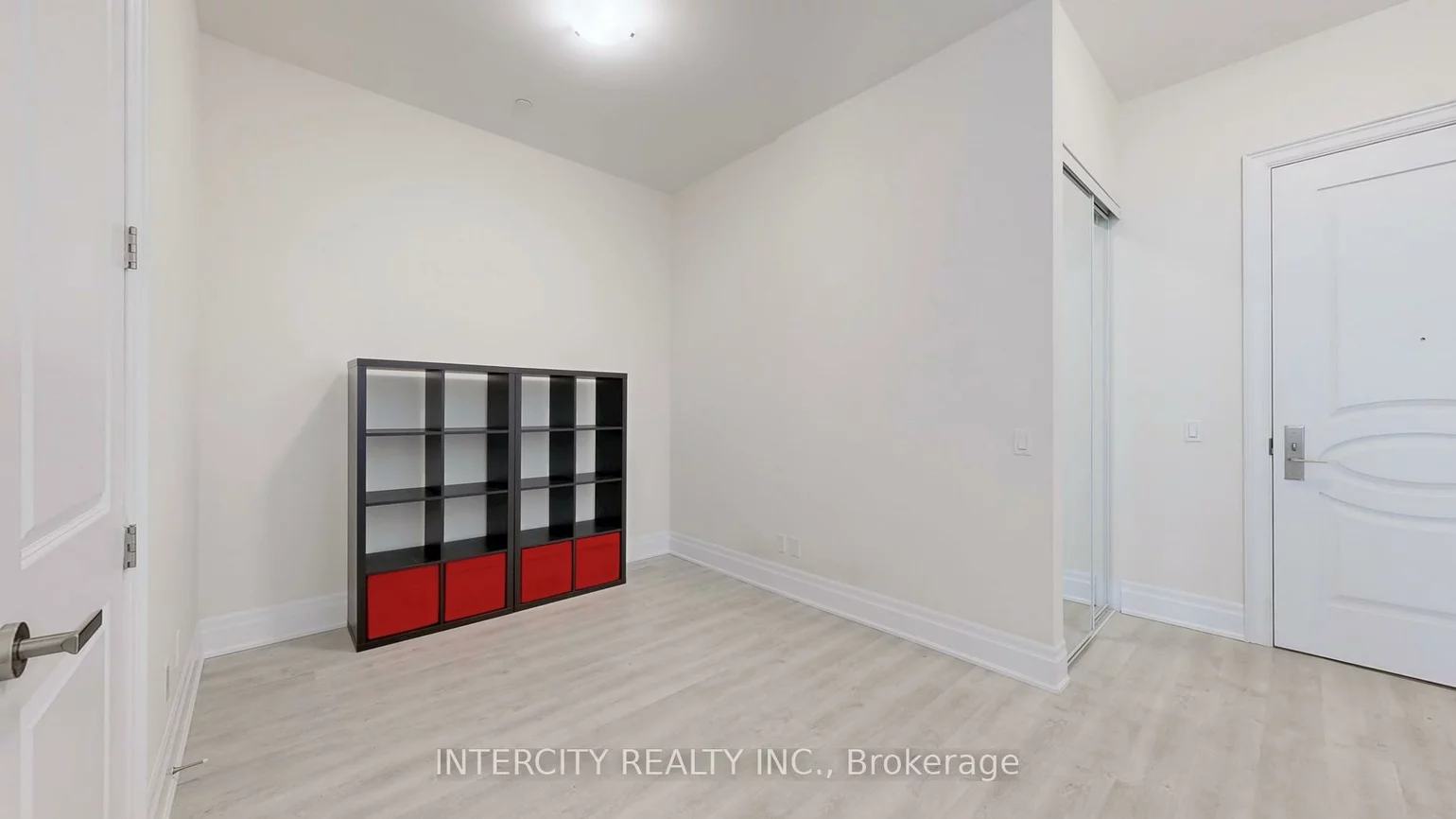 9075, Jane, Concord, Vaughan