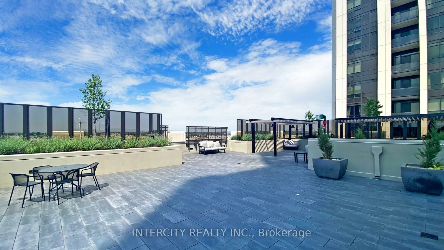 9075, Jane, Concord, Vaughan