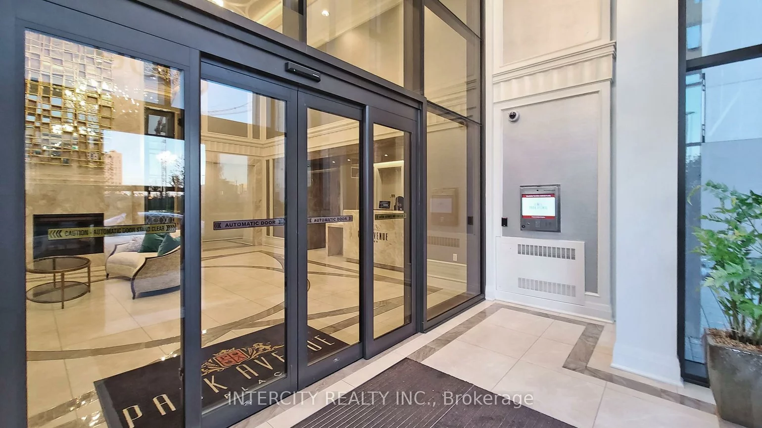 9075, Jane, Concord, Vaughan