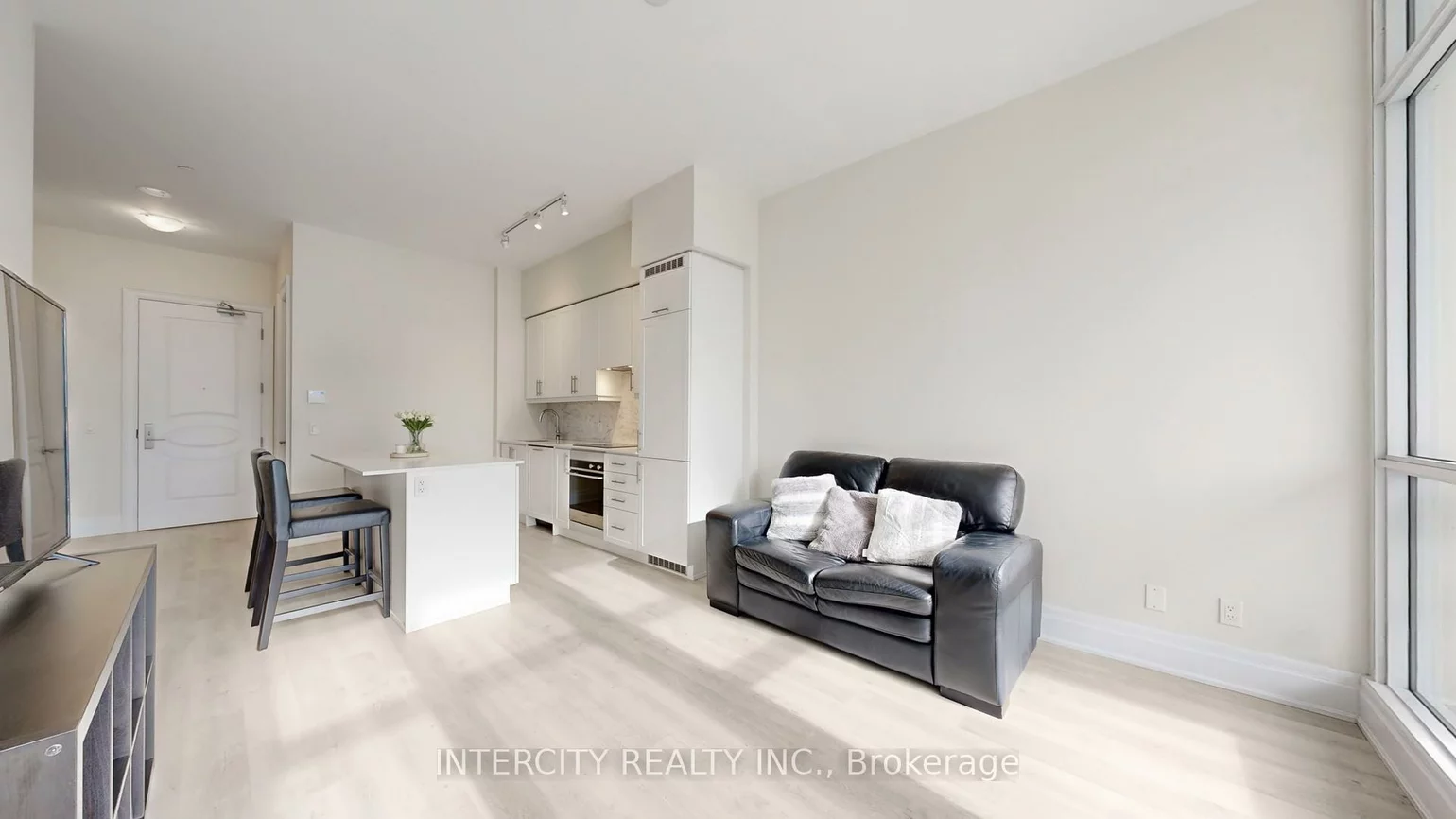 9075, Jane, Concord, Vaughan