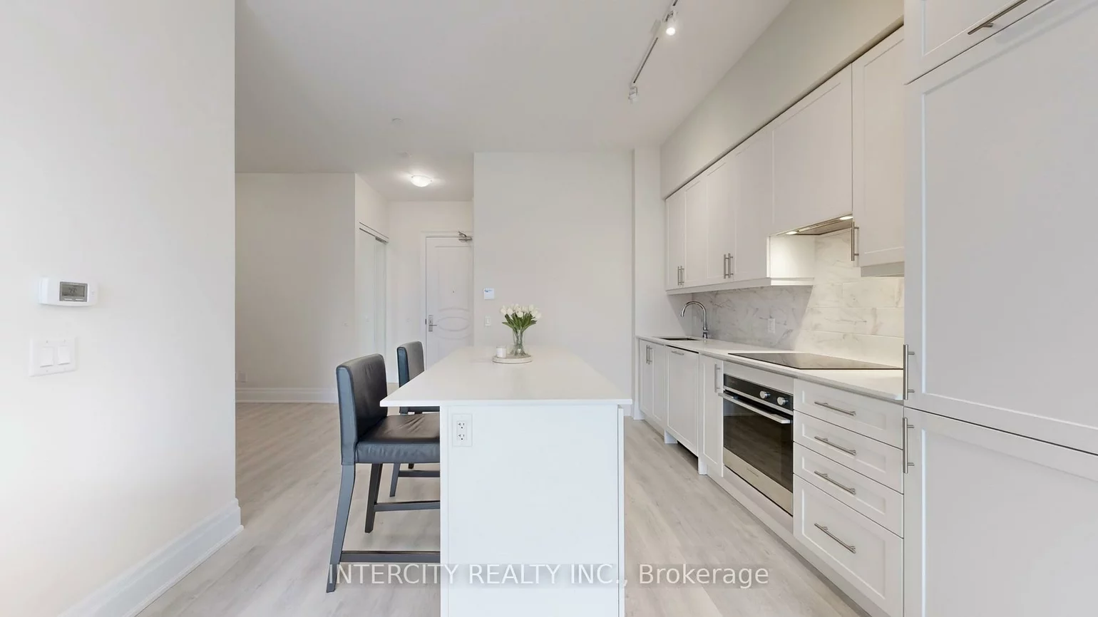 9075, Jane, Concord, Vaughan