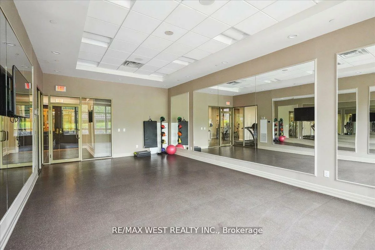 9255, Jane, Maple, Vaughan