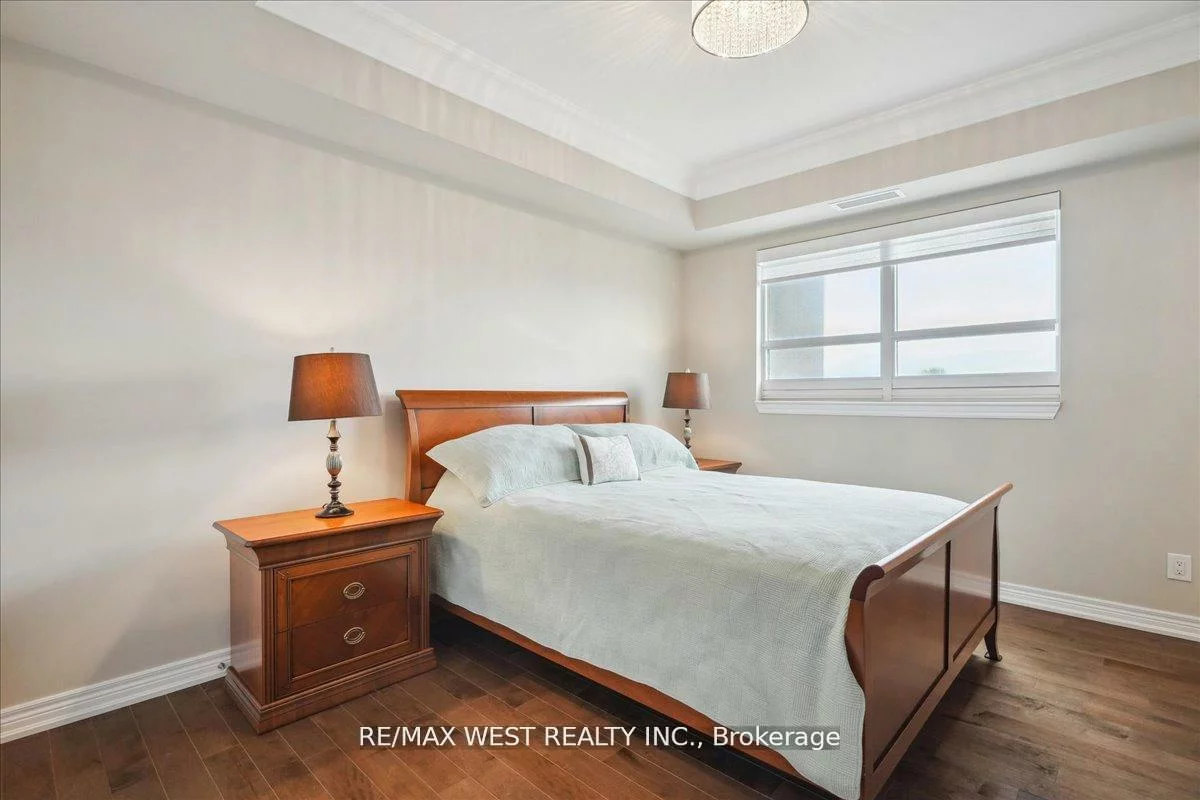 9255, Jane, Maple, Vaughan