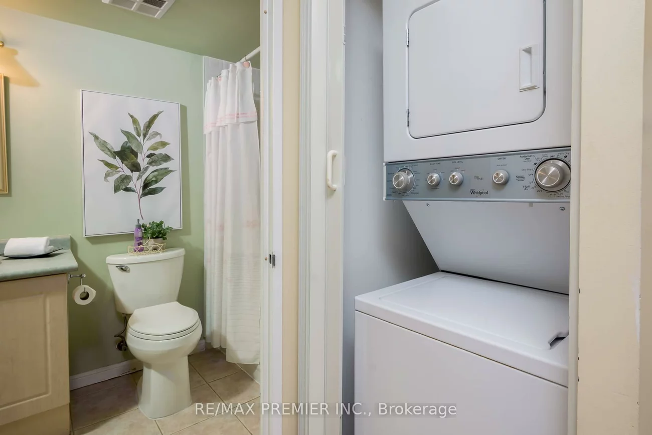 250, Pine Grove, Islington Woods, Vaughan