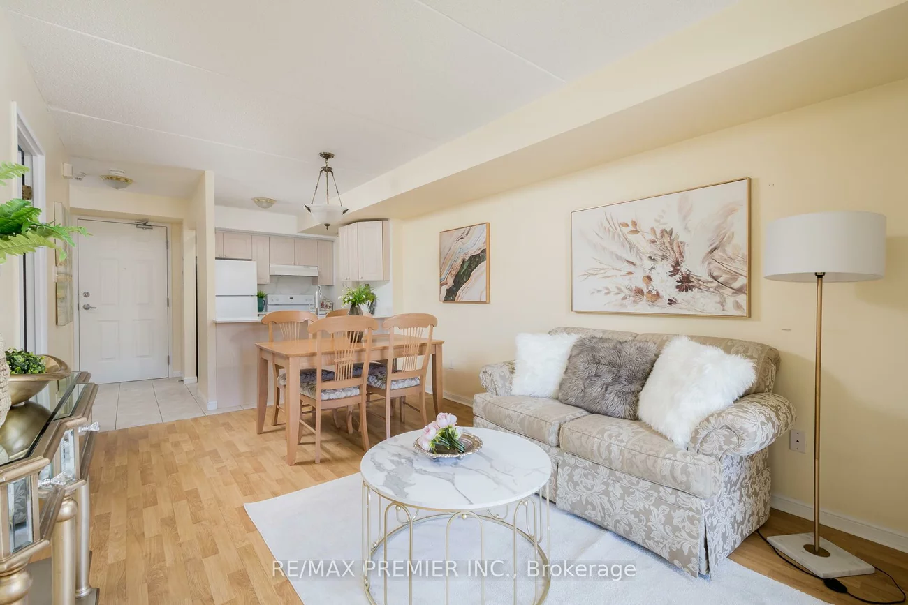 250, Pine Grove, Islington Woods, Vaughan