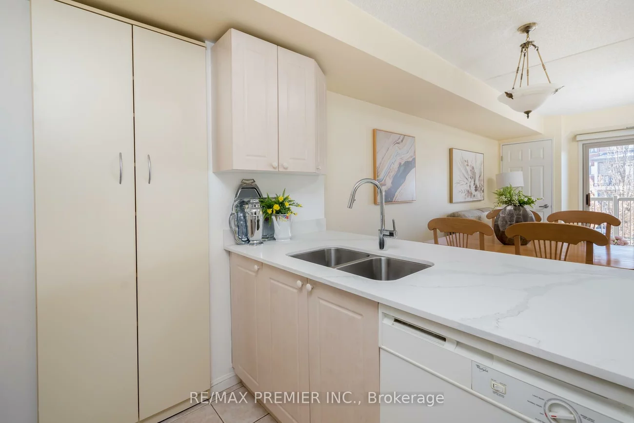 250, Pine Grove, Islington Woods, Vaughan