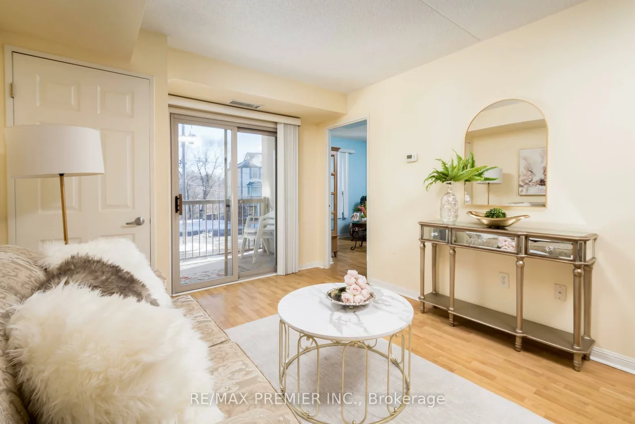 250, Pine Grove, Islington Woods, Vaughan