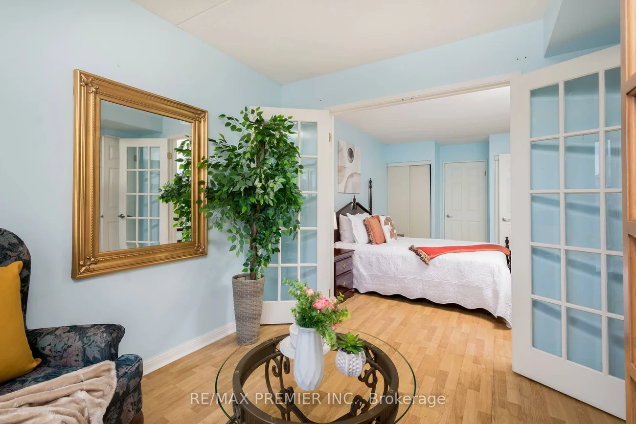 250, Pine Grove, Islington Woods, Vaughan