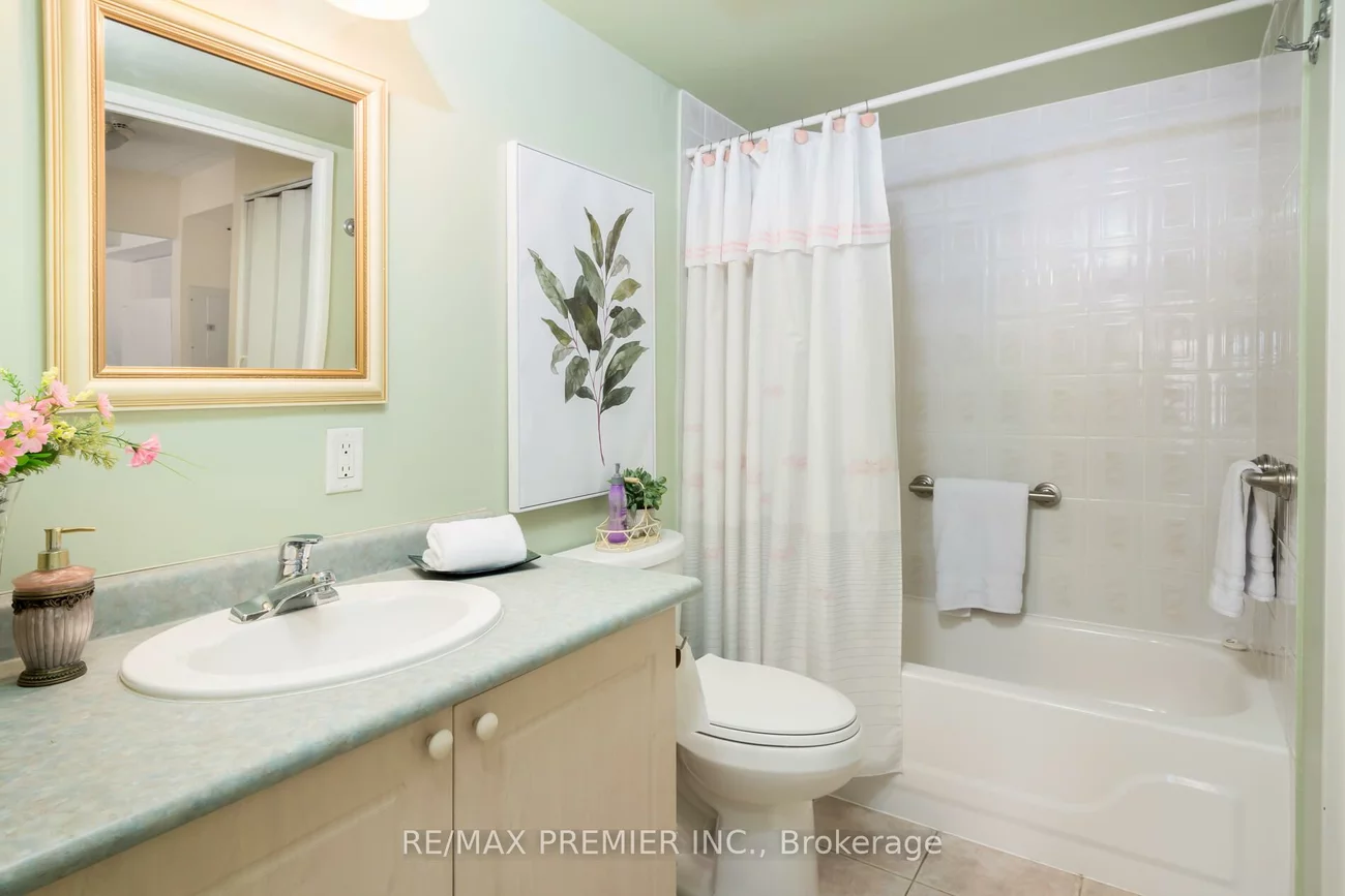 250, Pine Grove, Islington Woods, Vaughan