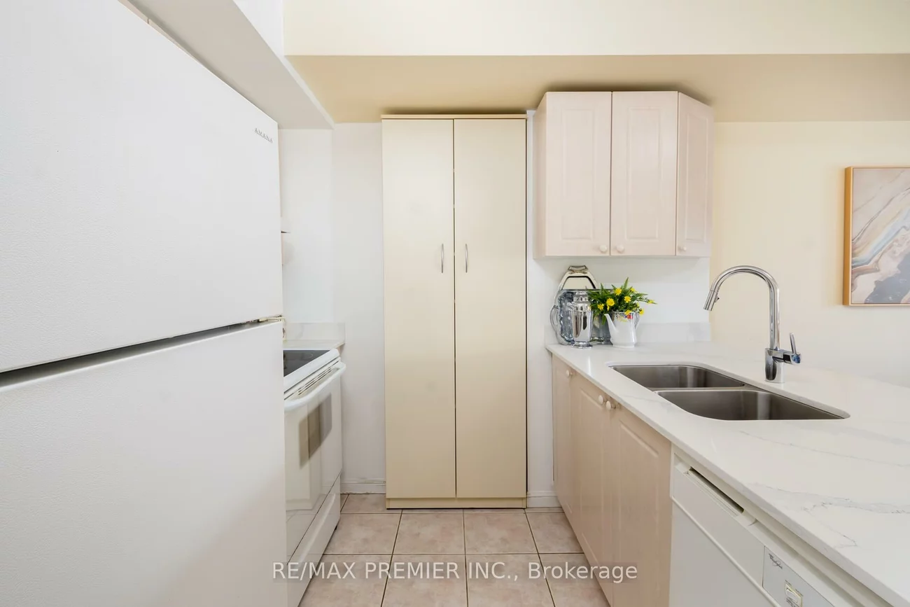 250, Pine Grove, Islington Woods, Vaughan