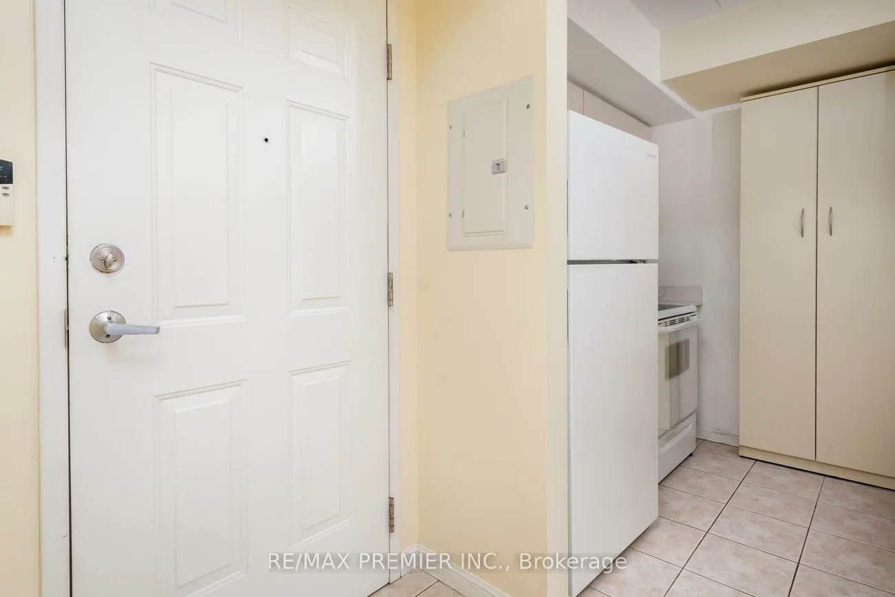 250, Pine Grove, Islington Woods, Vaughan