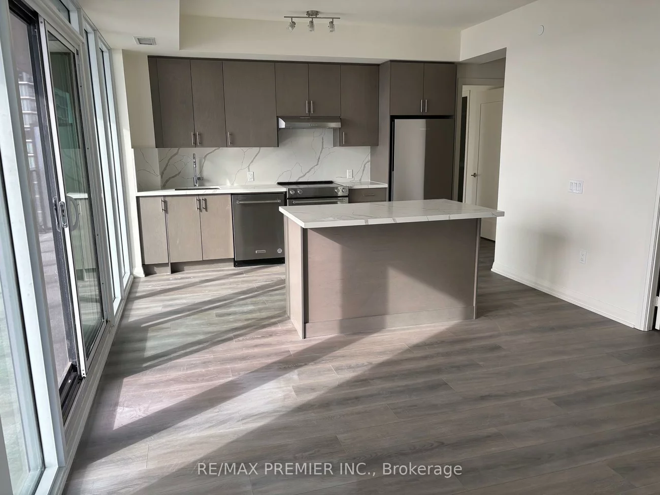 8960, Jane, Concord, Vaughan