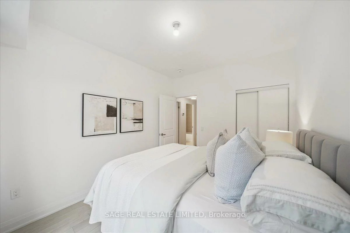 56, Coles, Vaughan Grove, Vaughan