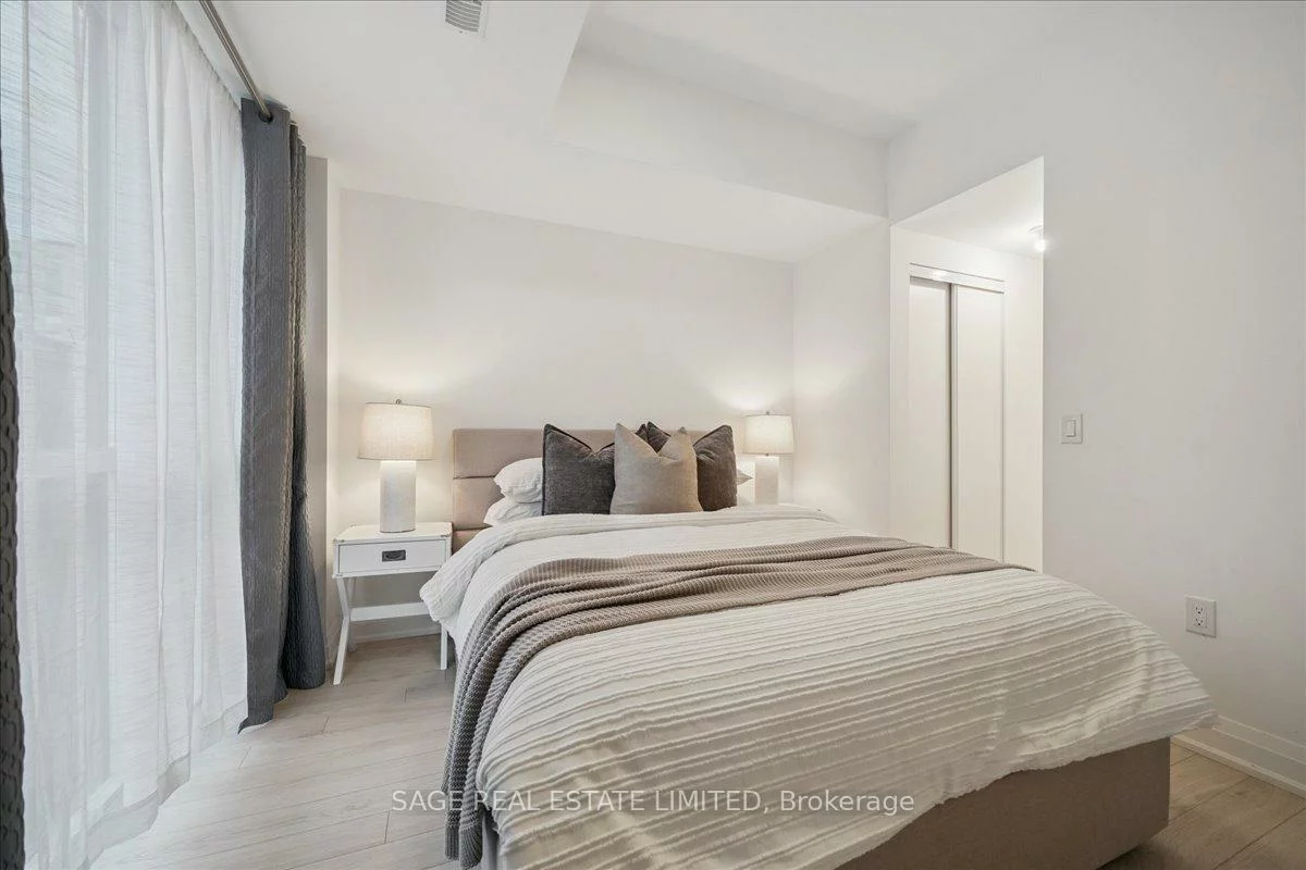 56, Coles, Vaughan Grove, Vaughan