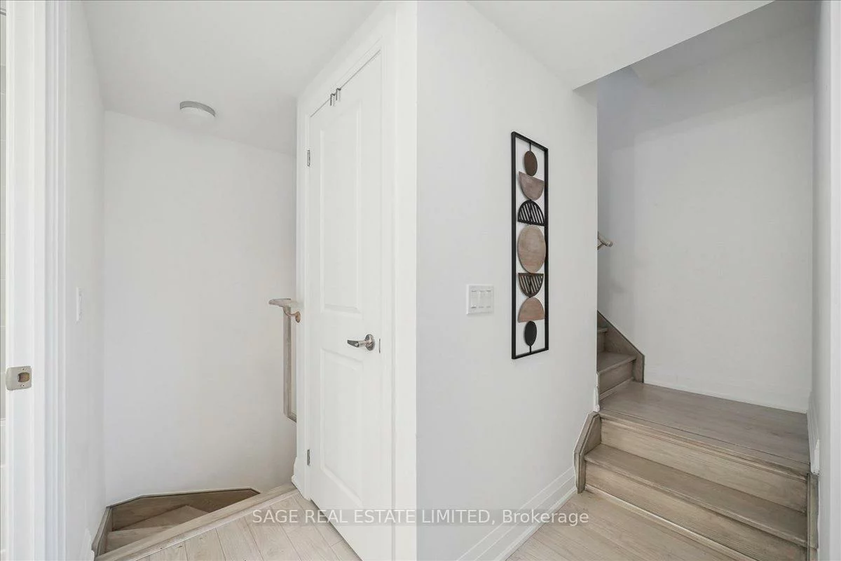 56, Coles, Vaughan Grove, Vaughan