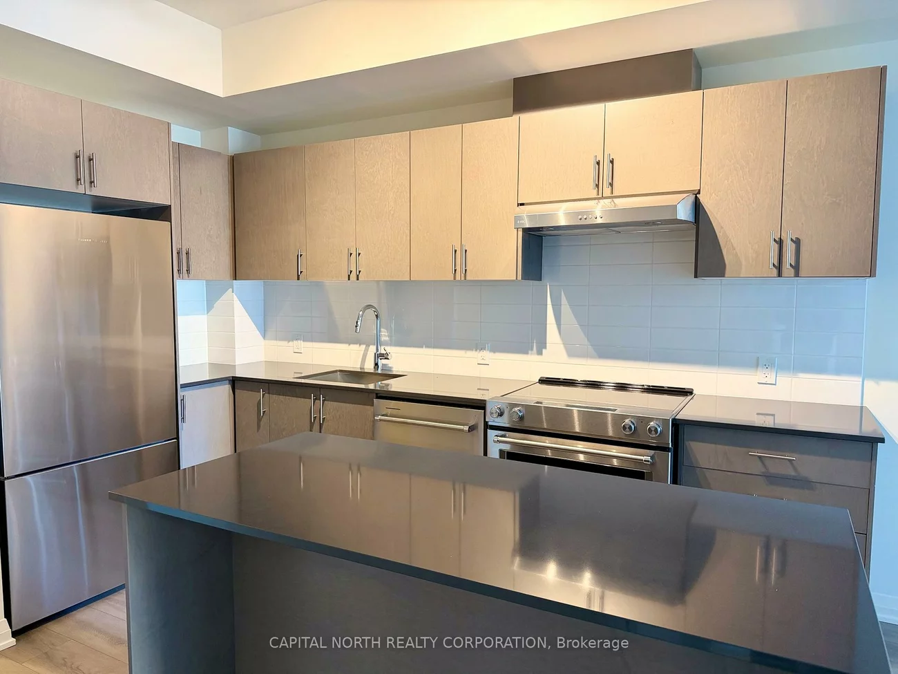 8960, Jane, Vellore Village, Vaughan