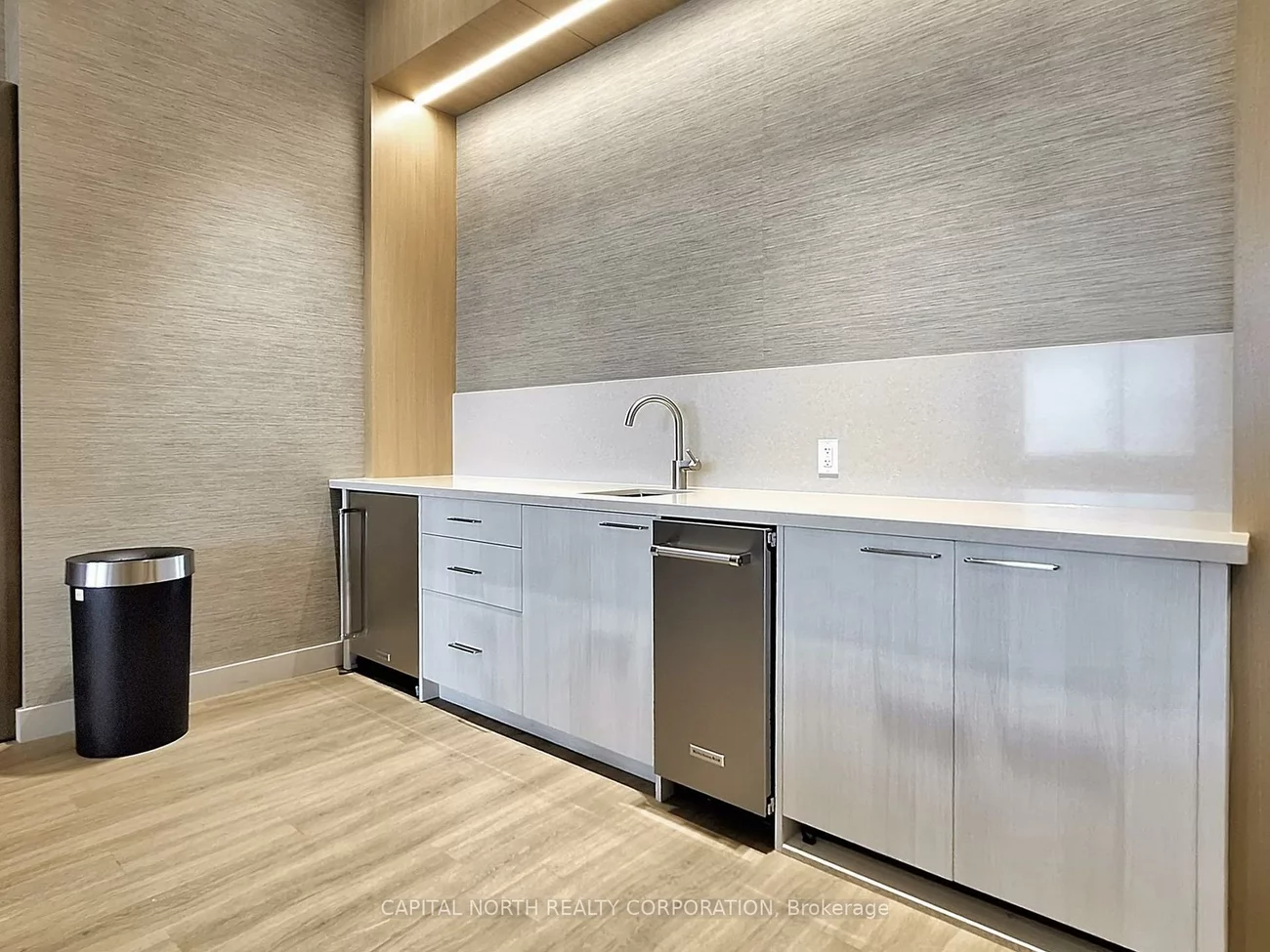 8960, Jane, Vellore Village, Vaughan