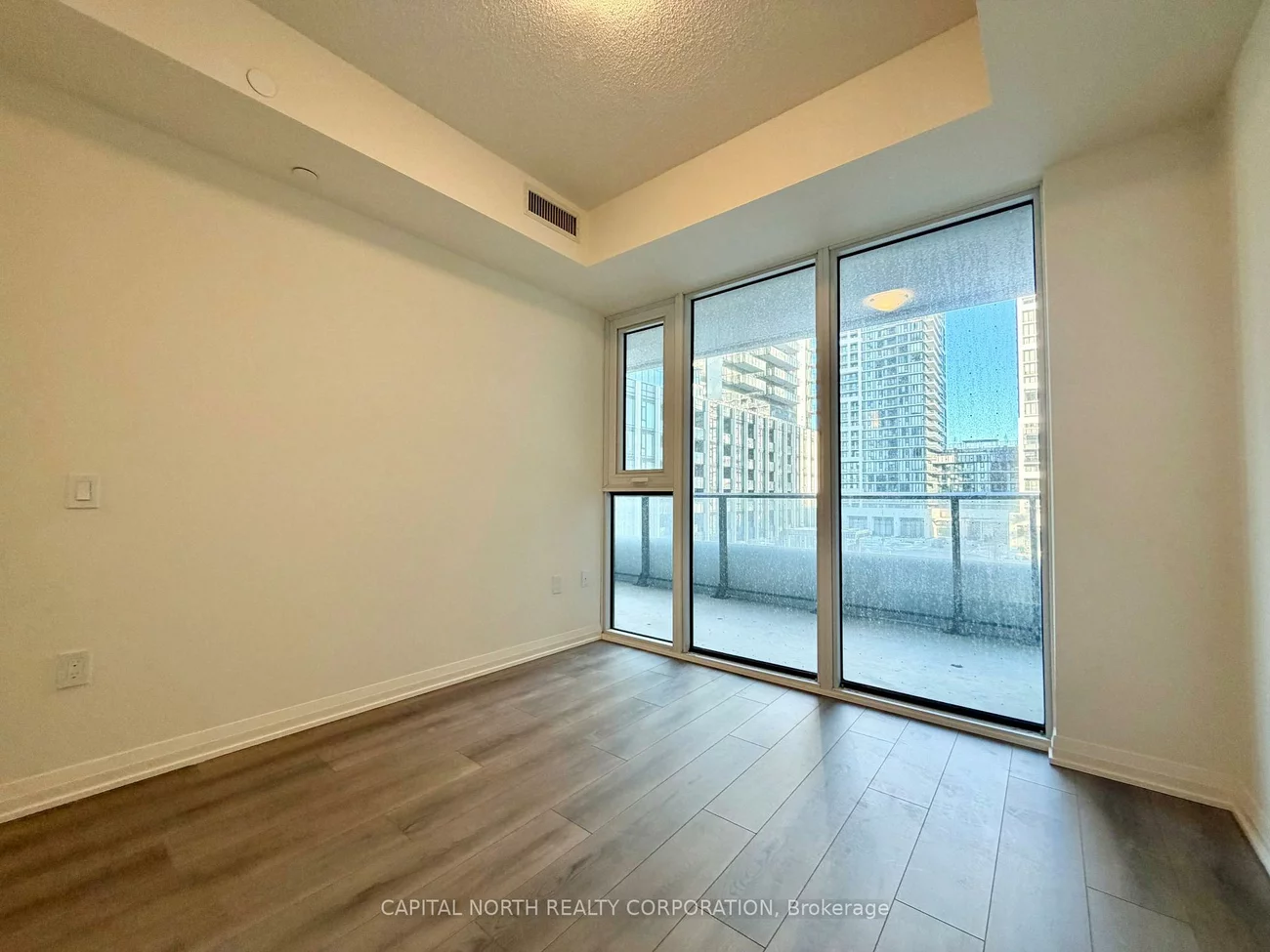 8960, Jane, Vellore Village, Vaughan