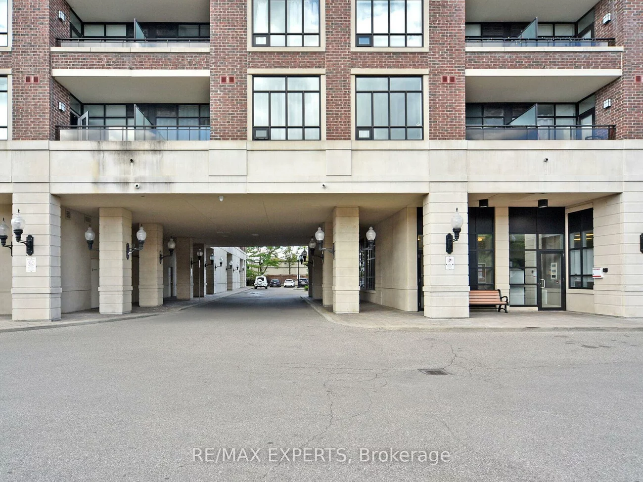 2396, Major Mackenzie, Maple, Vaughan