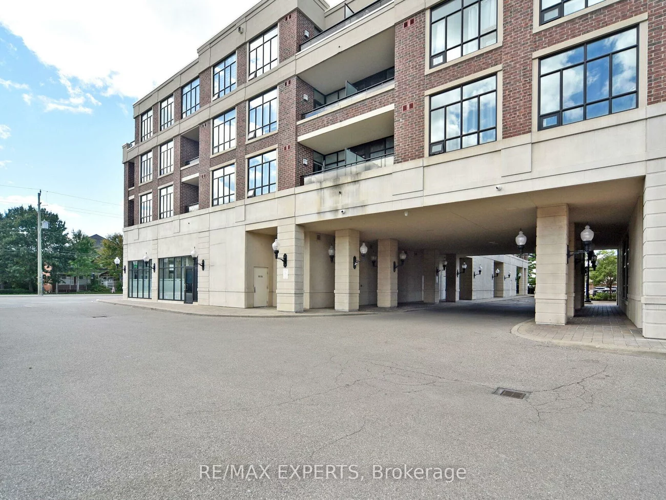 2396, Major Mackenzie, Maple, Vaughan