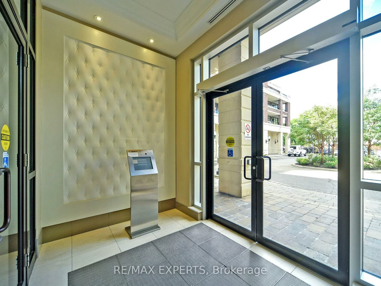 2396, Major Mackenzie, Maple, Vaughan