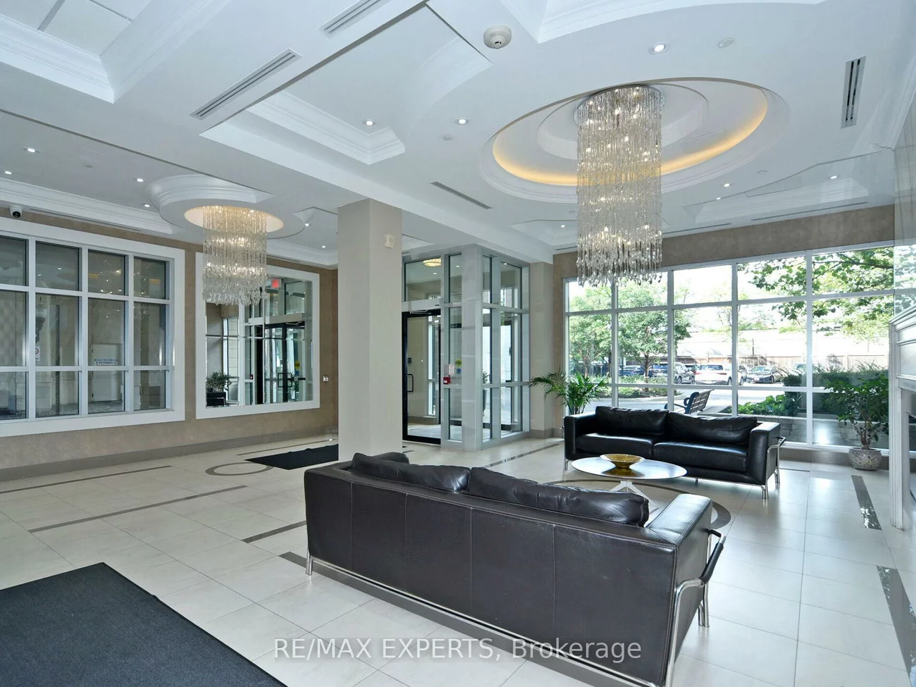 2396, Major Mackenzie, Maple, Vaughan