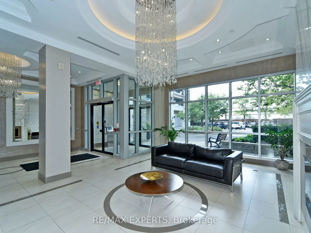 2396, Major Mackenzie, Maple, Vaughan