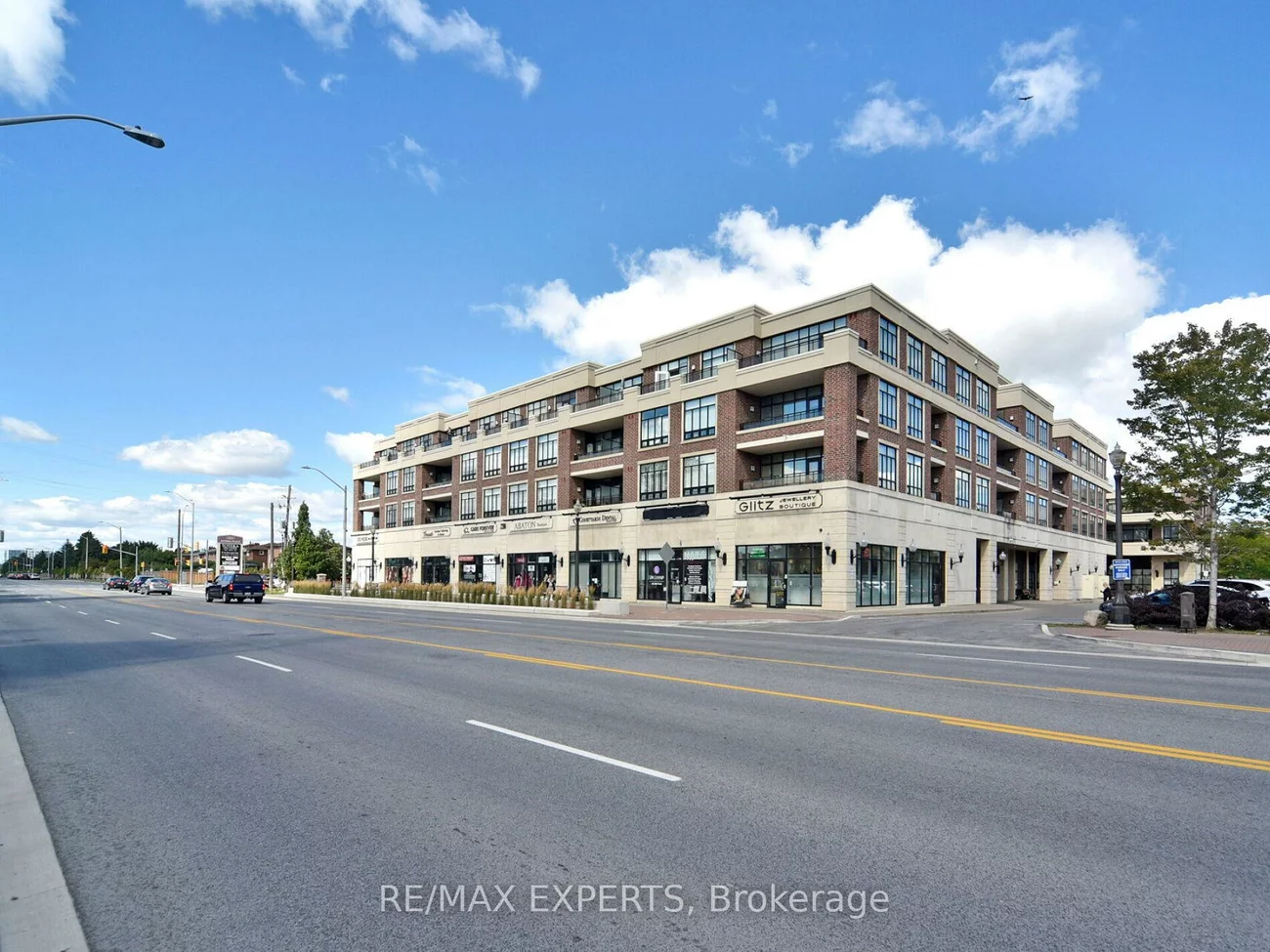 2396, Major Mackenzie, Maple, Vaughan