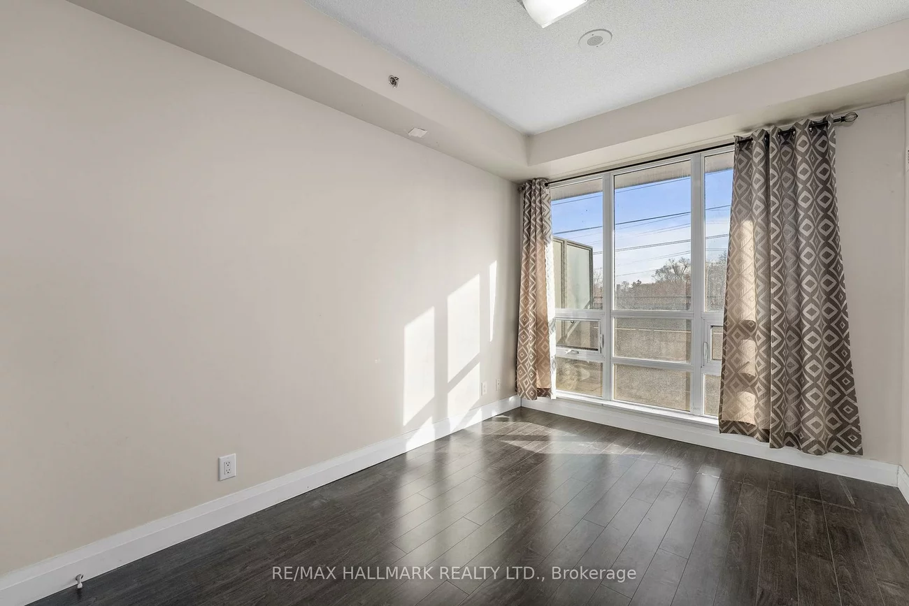 520, Steeles, Crestwood-Springfarm-Yorkhill, Vaughan