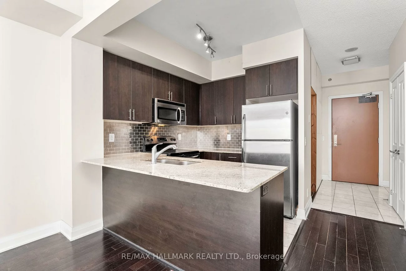 520, Steeles, Crestwood-Springfarm-Yorkhill, Vaughan