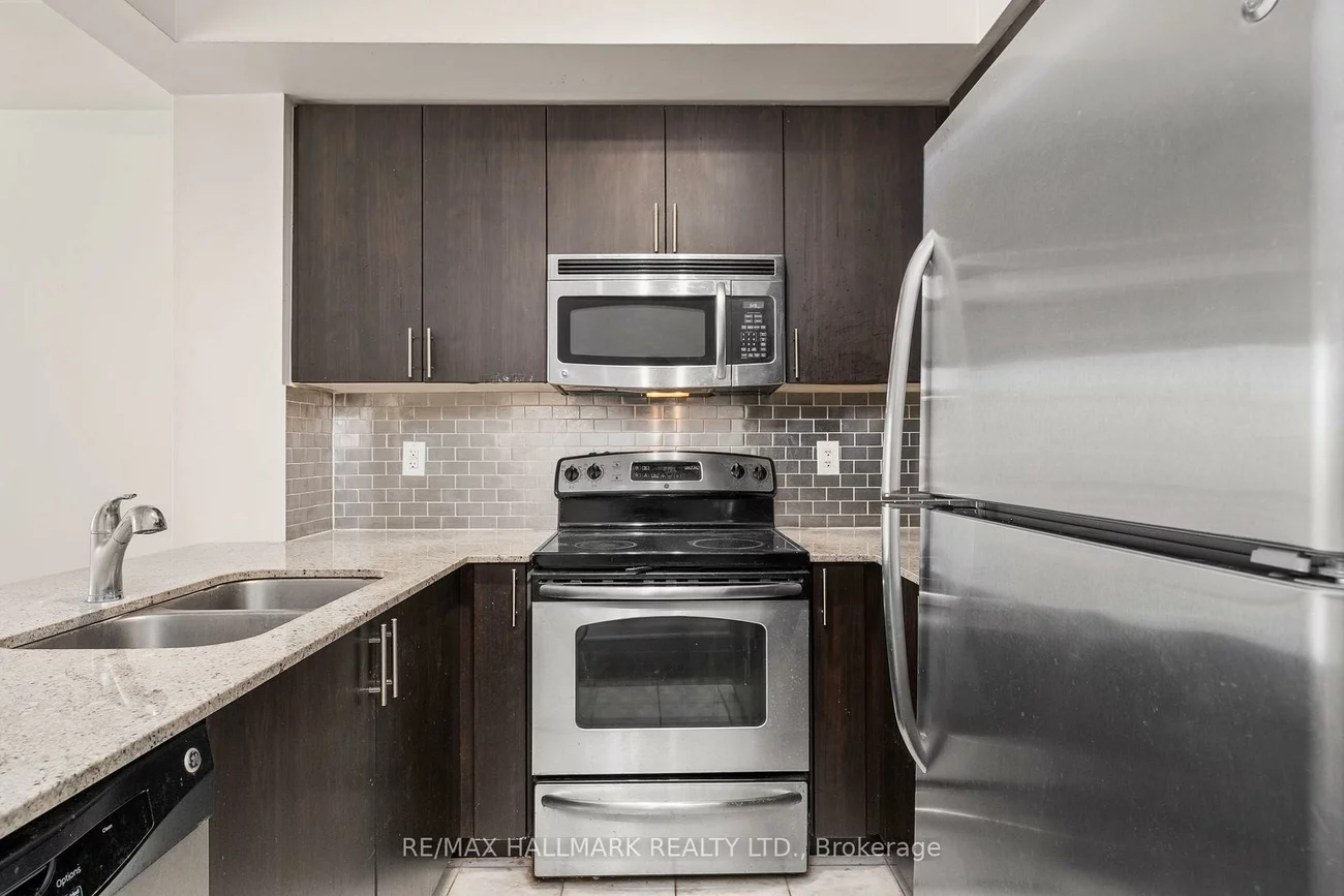 520, Steeles, Crestwood-Springfarm-Yorkhill, Vaughan