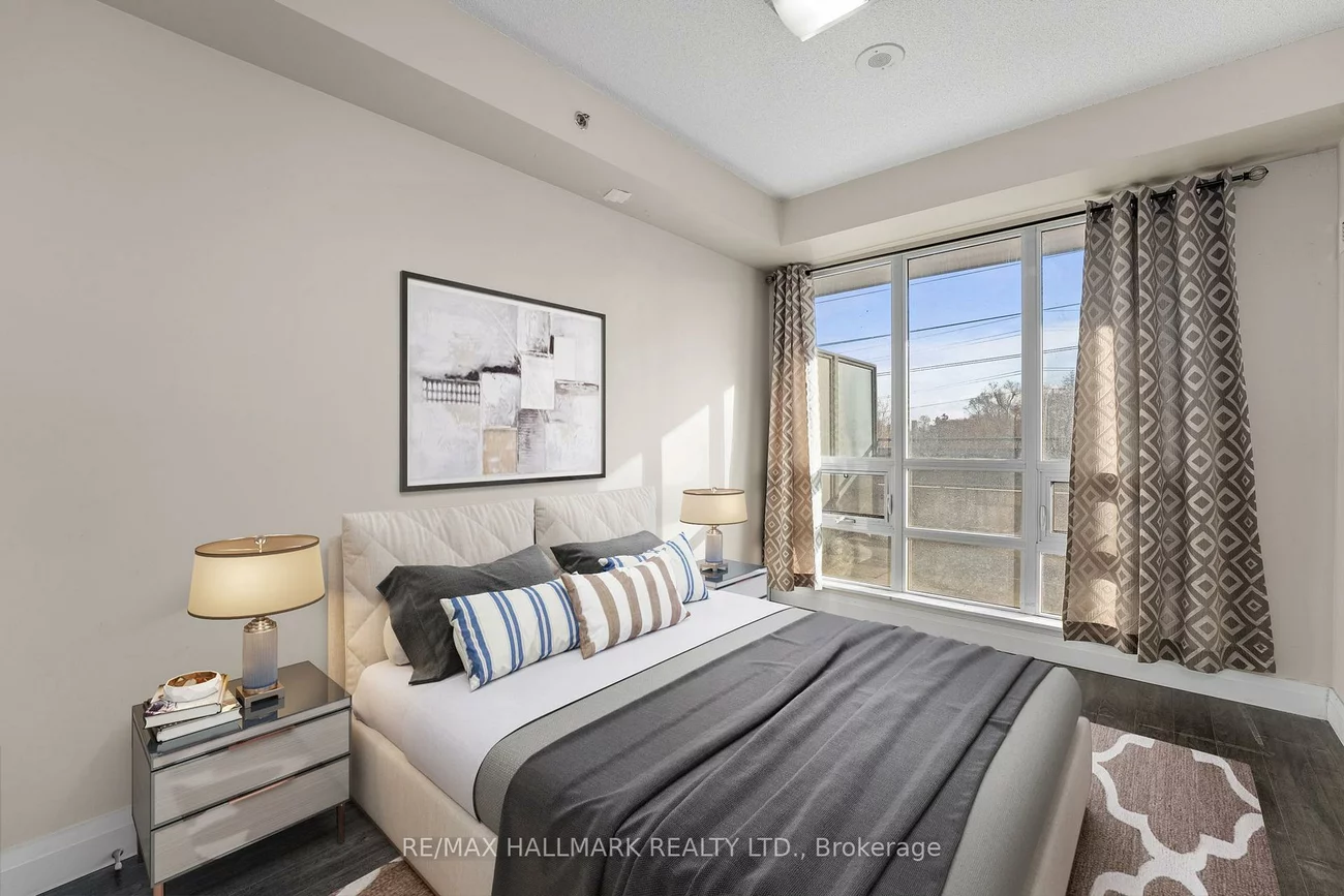 520, Steeles, Crestwood-Springfarm-Yorkhill, Vaughan