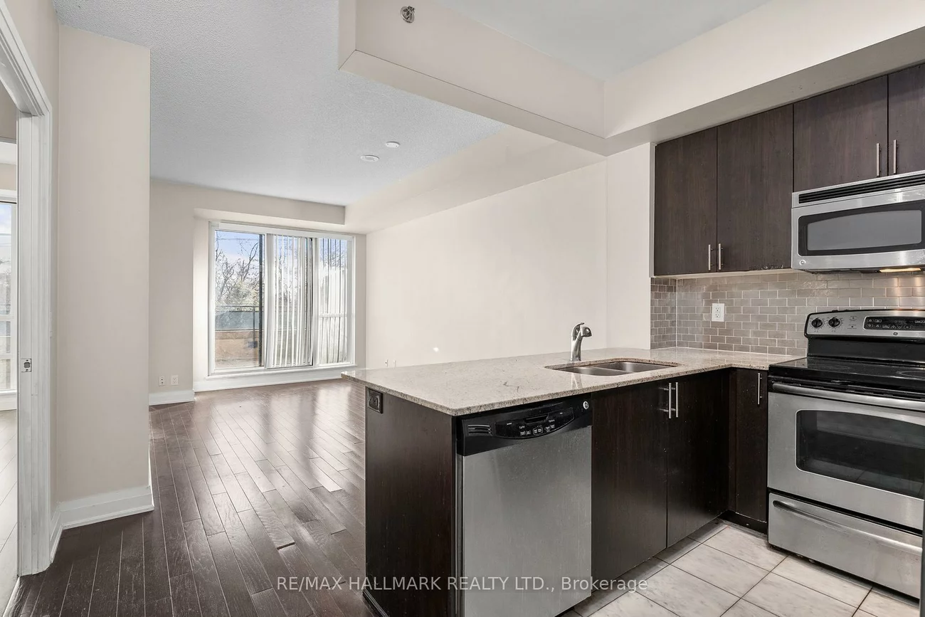 520, Steeles, Crestwood-Springfarm-Yorkhill, Vaughan