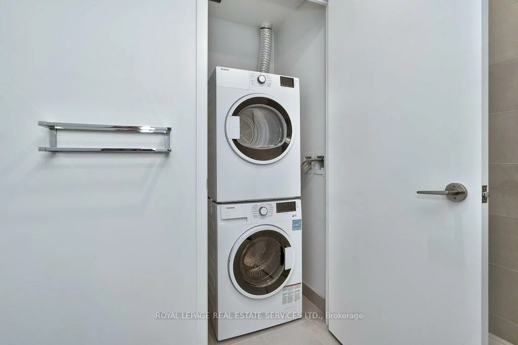 7890, Jane, Vaughan Corporate Centre, Vaughan