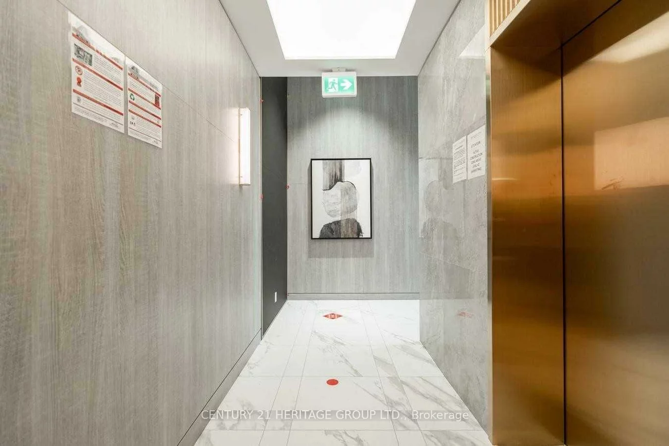 898, Portage, Vaughan Corporate Centre, Vaughan