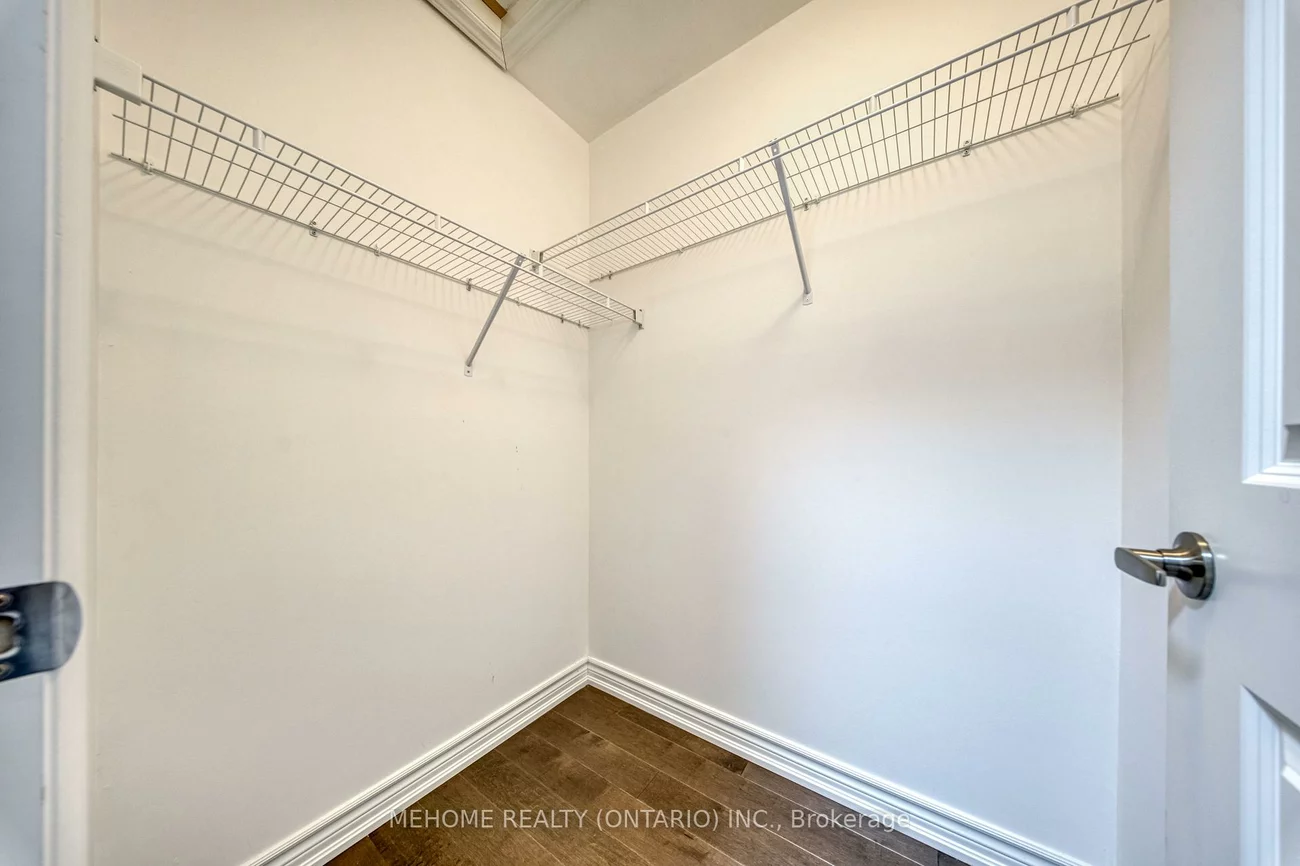 199, Pine Grove, Islington Woods, Vaughan