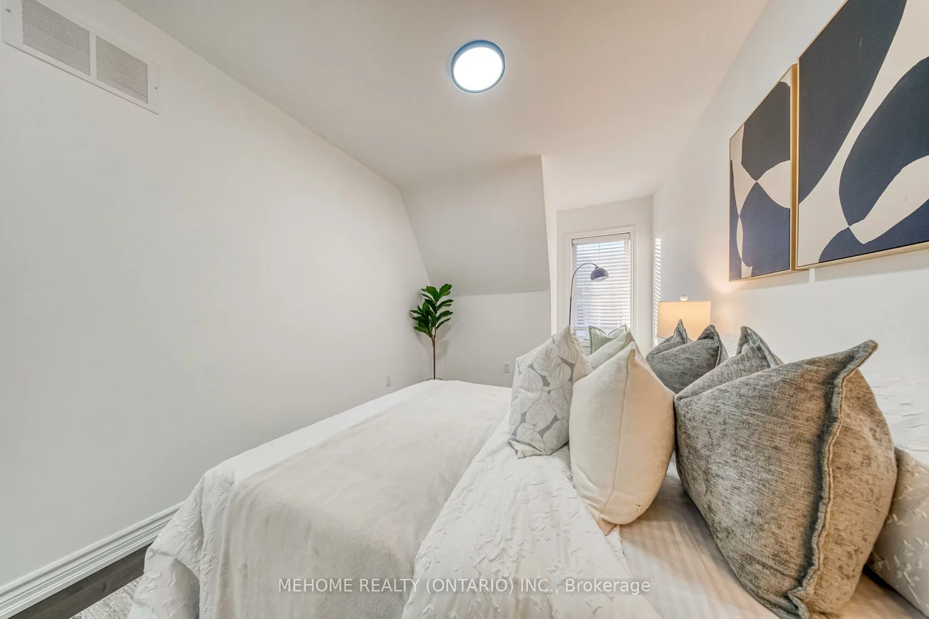 199, Pine Grove, Islington Woods, Vaughan