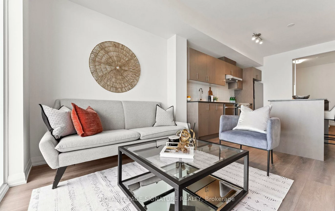 8960, Jane, Vellore Village, Vaughan