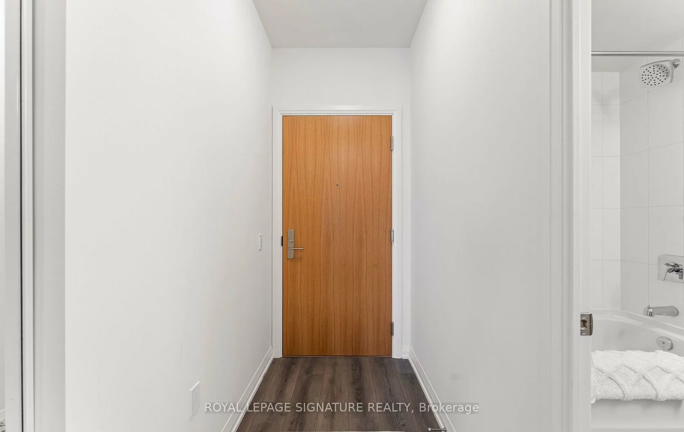 8960, Jane, Vellore Village, Vaughan