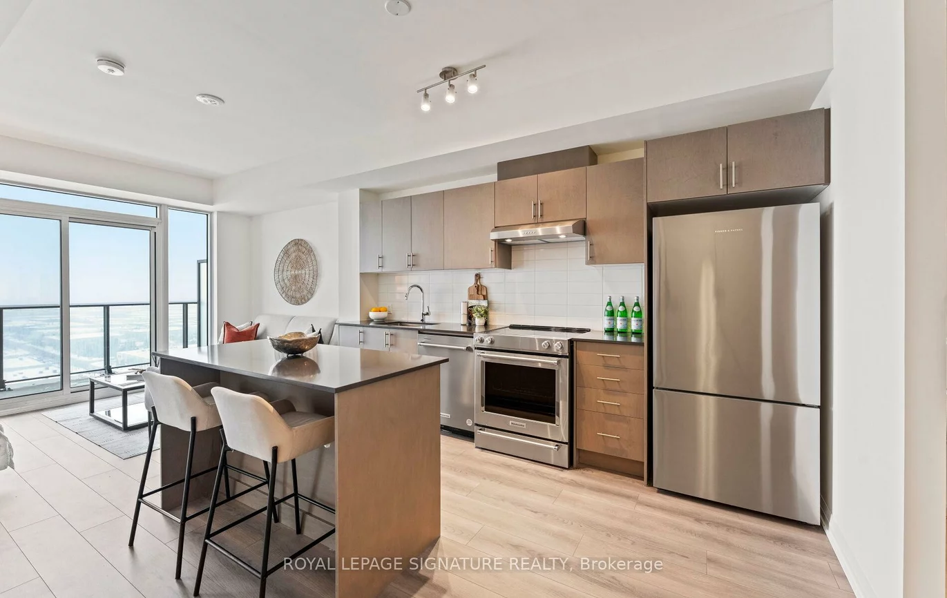 8960, Jane, Vellore Village, Vaughan